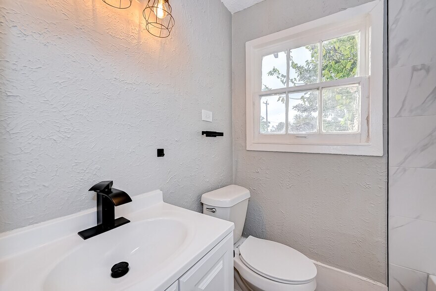 More Photos Of 6420 Conley St, Houston Apartments For Sale