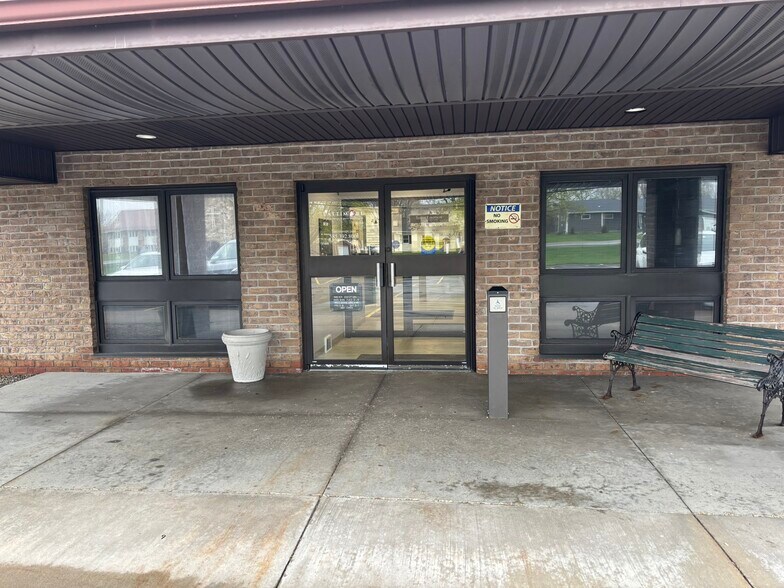 More Photos Of 1024 Hilton Parma Rd, Hilton Medical For Lease
