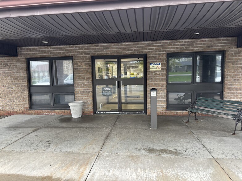More Photos Of 1026 Hilton Parma Rd, Hilton Office For Lease
