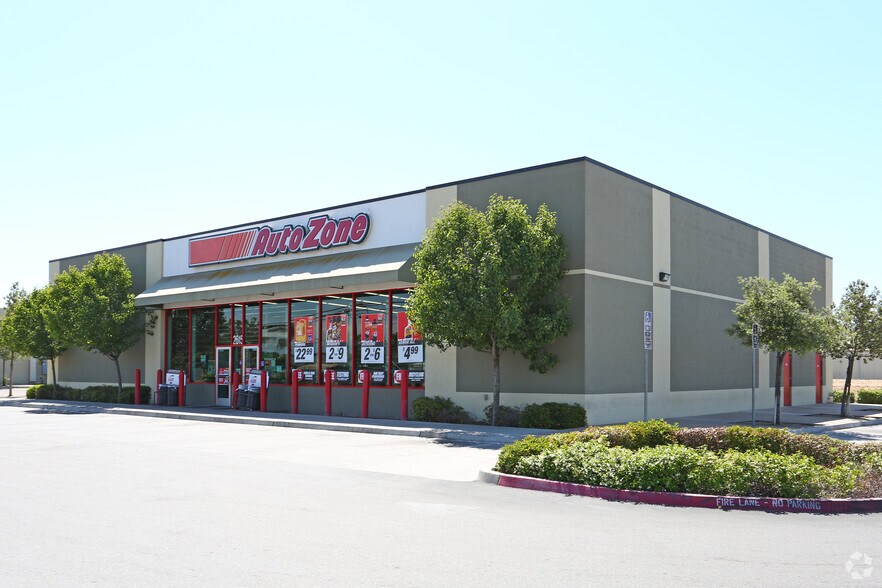 More Photos Of 2615 S Chestnut Ave, Fresno Freestanding For Sale