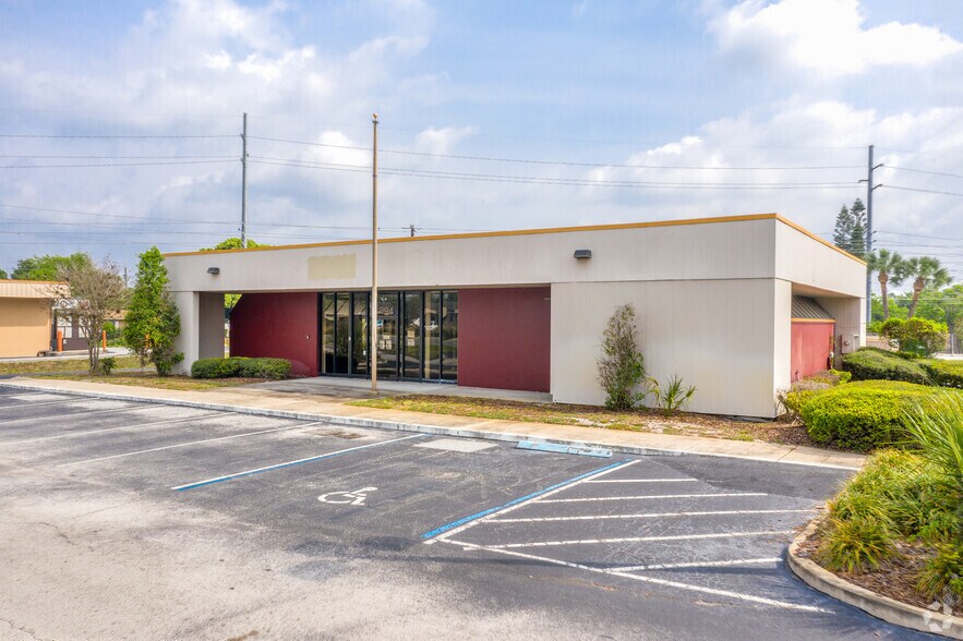 Primary Photo Of 894 E Semoran Blvd, Casselberry Bank For Lease