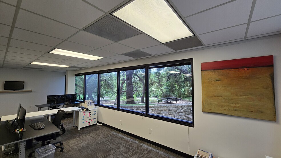 More Photos Of 4009 Banister Ln, Austin Office For Lease