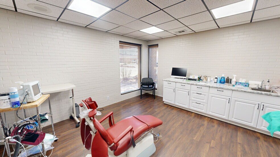 More Photos Of 2025 N Green Acres Rd, Fayetteville Medical For Sale