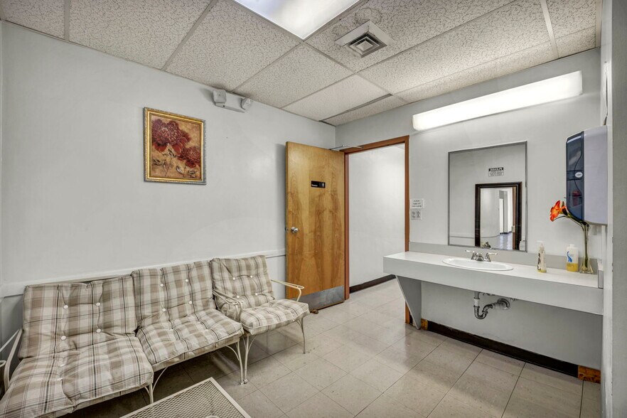 More Photos Of 15715 Libby Rd, Maple Heights General Retail For Sale