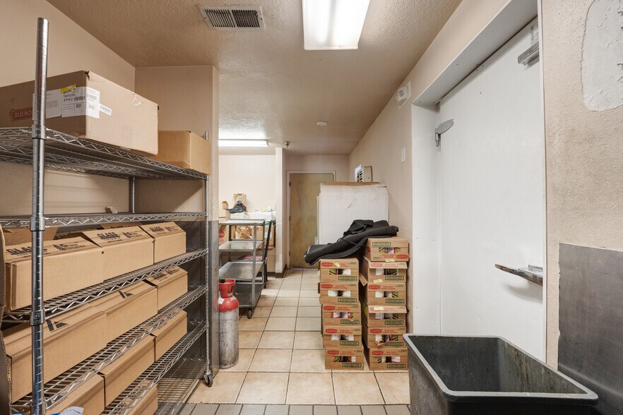 More Photos Of 8032 4th St NW, Albuquerque Restaurant For Sale