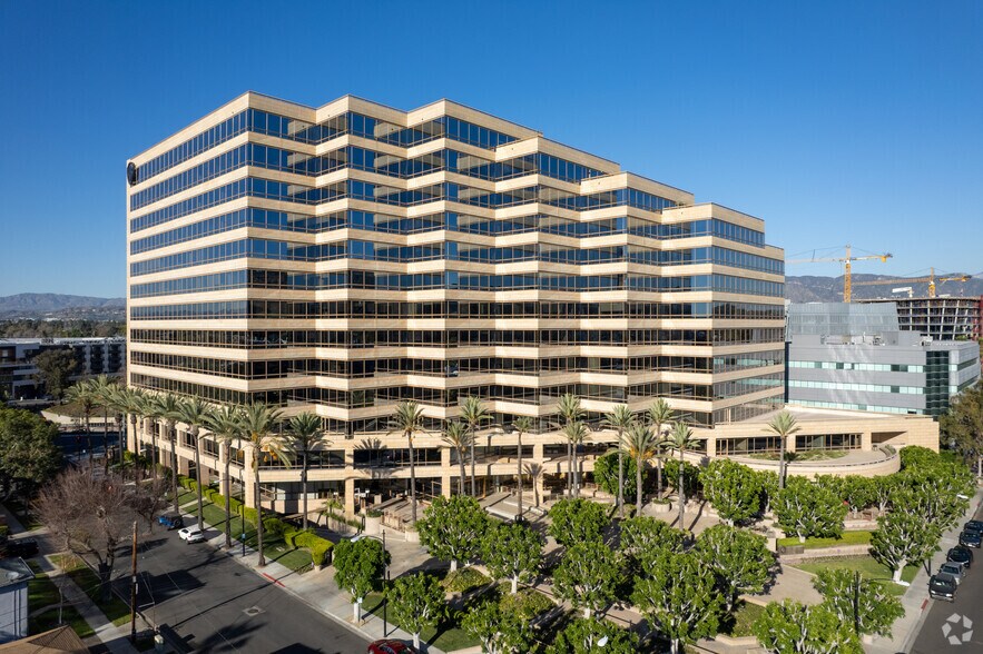 More Photos Of 3400 W Riverside Dr, Burbank Coworking Space