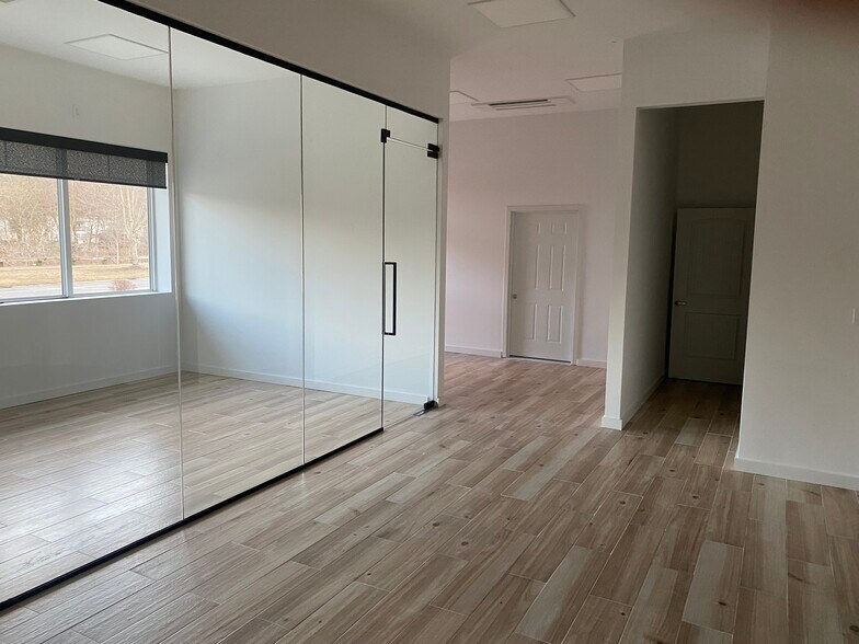 More Photos Of 113-115 S Main St, Beacon Falls Freestanding For Lease