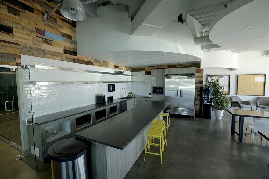 More Photos Of 450 N 1500 W, Orem Office For Lease