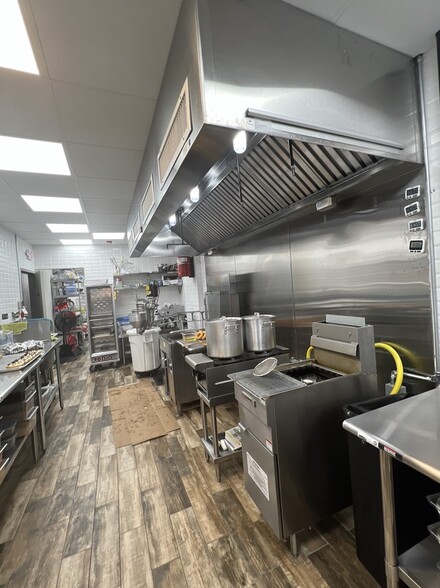 More Photos Of 809 N 2nd St, Philadelphia Storefront Retail Office For Sale