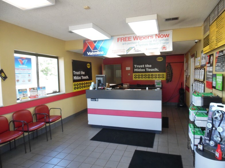 More Photos Of 2543 S 11th St, Niles Auto Repair For Sale