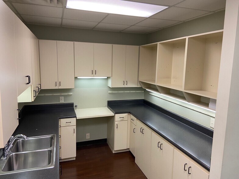 More Photos Of 155 Halton Rd, Greenville Medical For Lease