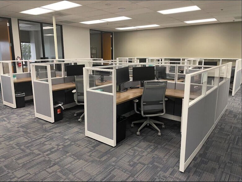 More Photos Of 800 S Barranca Ave, Covina Office For Lease