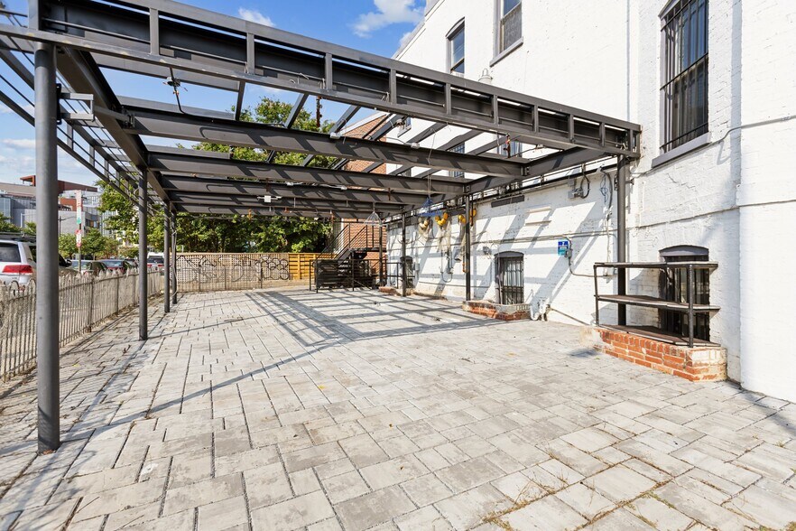 More Photos Of 925 U St NW, Washington Restaurant For Lease