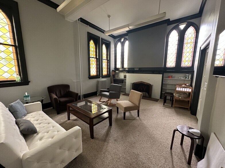 More Photos Of 2308 E Belleview Pl, Milwaukee Specialty For Sale