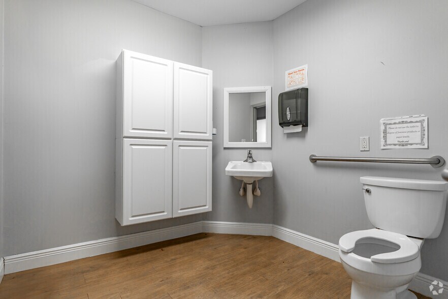 More Photos Of 1511 Indian Rocks Rd S, Largo Medical For Sale