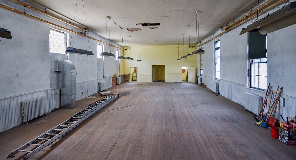 More Photos Of 4207 Gallatin St, Hyattsville Sorority Fraternity House For Lease