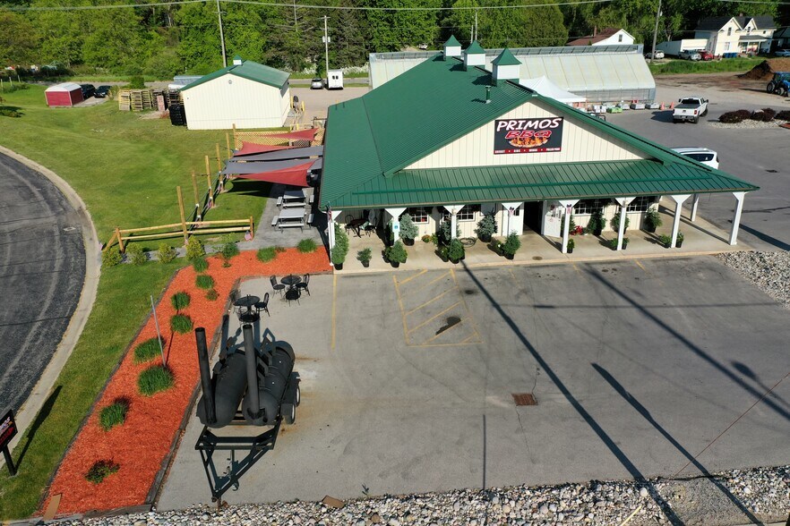 More Photos Of 916 S Mitchell St, Cadillac Restaurant For Sale