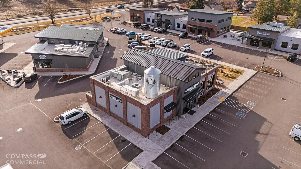 More Photos Of 21185 Reed Market Rd, Bend Storefront Retail Office For Lease