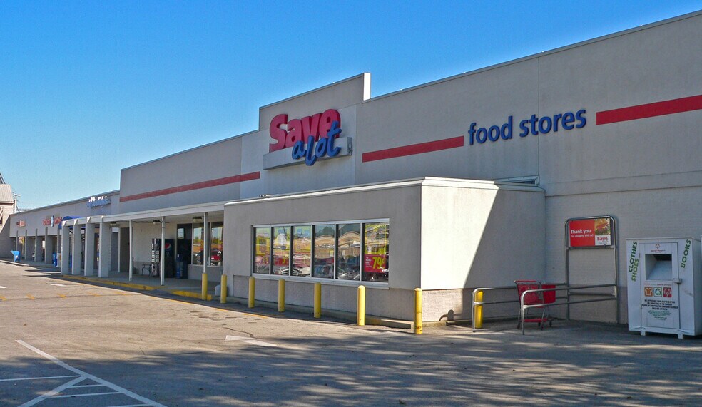 More Photos Of 300-320 Lexington Rd, Versailles Unknown For Lease