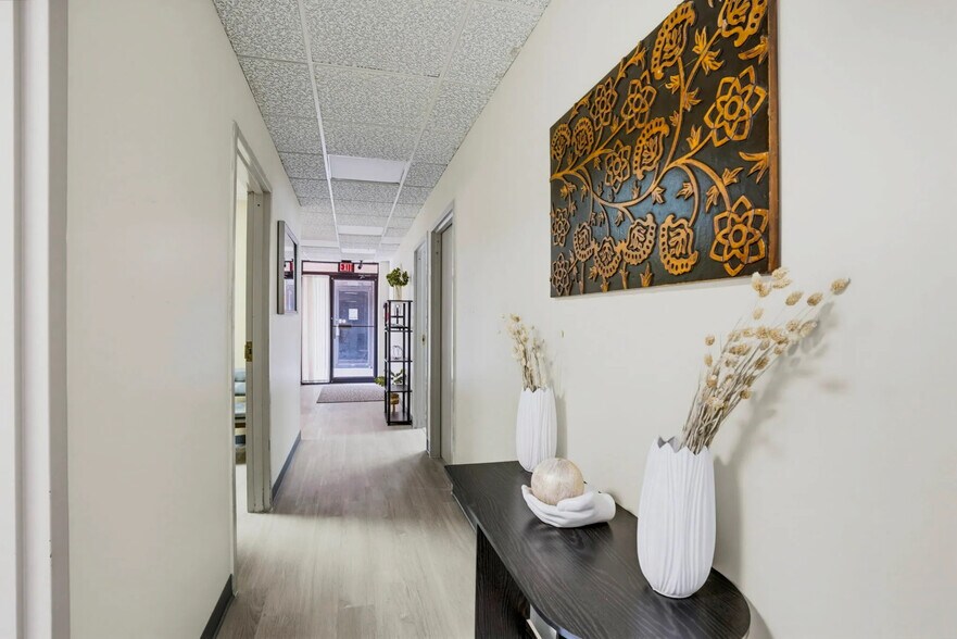 More Photos Of 7 Post Office Rd, Waldorf Medical For Sale