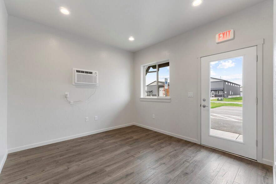 More Photos Of 3383 W Daugharty Loop, Hayden Warehouse For Lease