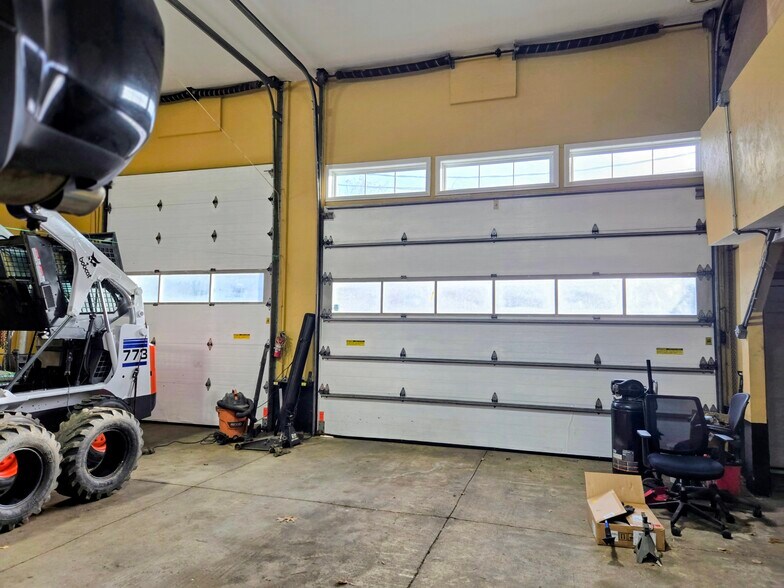 More Photos Of 143 Main St, Reading Office For Lease