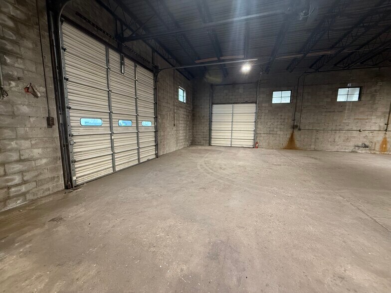 More Photos Of 1802-1804 Currie St, Richmond Warehouse For Lease