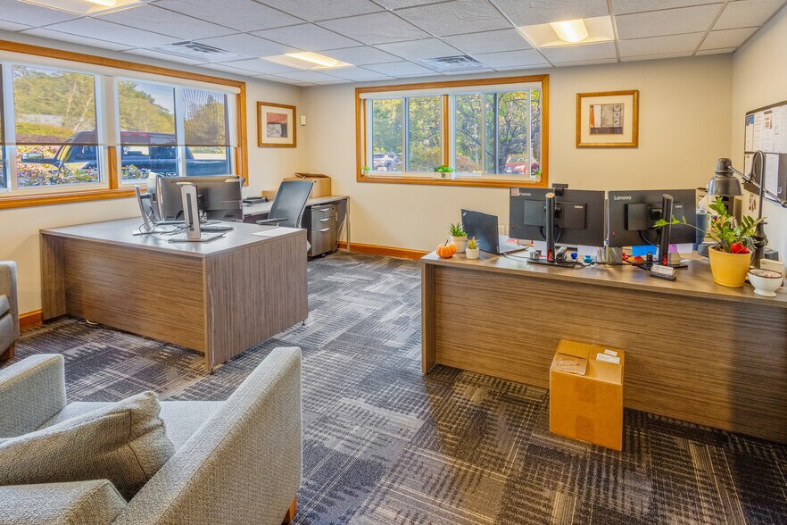 More Photos Of 28 Commercial Ct, Auburn Manufacturing For Sale