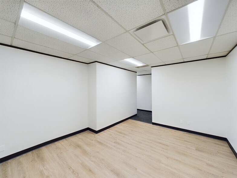 More Photos Of 17440 N Dallas Pky, Dallas Loft Creative Space For Lease