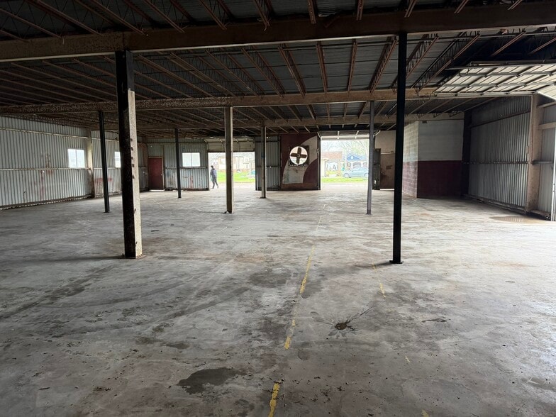 More Photos Of 5834 Josephine St, Pearland Warehouse For Sale