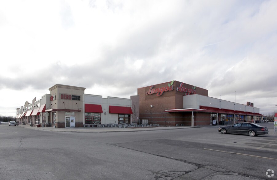 More Photos Of 380 Dundas St E, Oakville Storefront For Lease