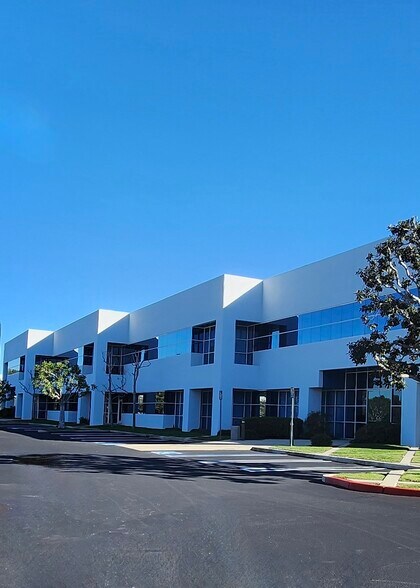 More Photos Of 81-91 Columbia, Aliso Viejo Research And Development For Lease