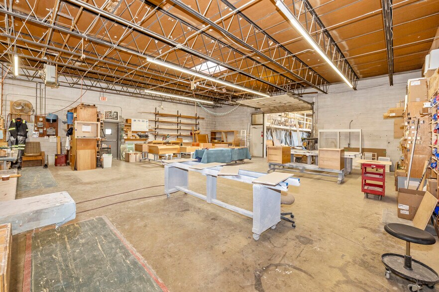 More Photos Of 18001 Sellman Rd, Dickerson Light Manufacturing For Sale