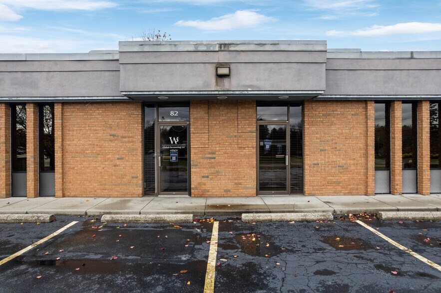 More Photos Of 81-90 N Miller Rd, Fairlawn Office For Sale