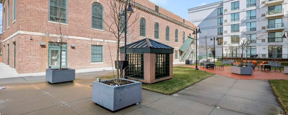 More Photos Of 7 Market St, Stamford Office For Sale