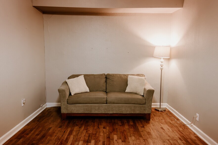 More Photos Of 10 S Silver St, Paola Office For Sale