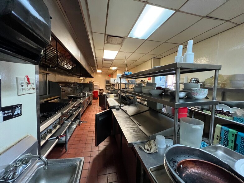 More Photos Of 14902 Northwest Fwy, Houston Unknown For Lease