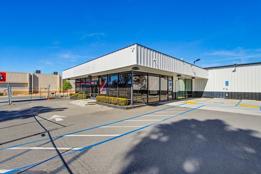 More Photos Of 760-762 W Mission Ave, Escondido Auto Repair For Lease