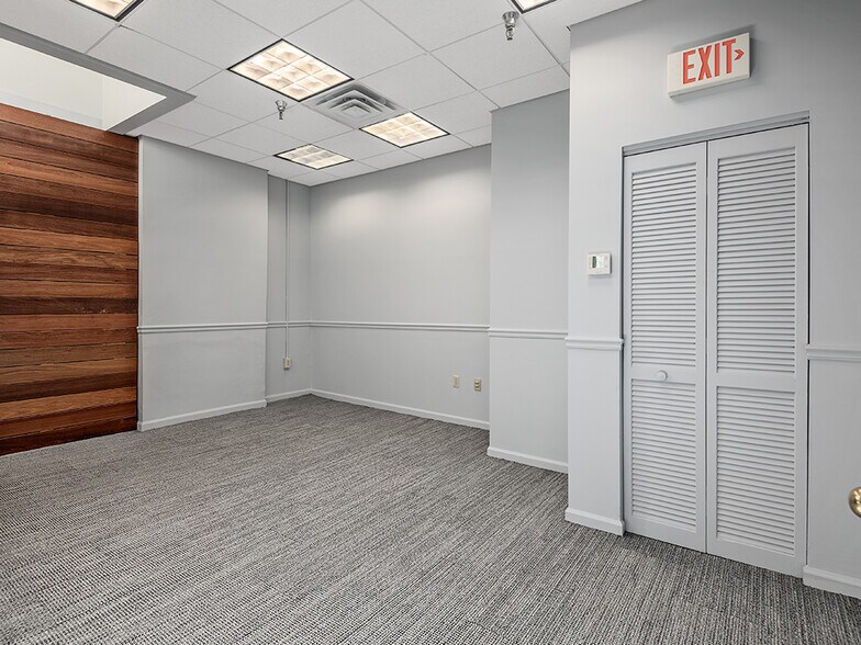 More Photos Of 9 SW Pack Sq, Asheville Office For Lease