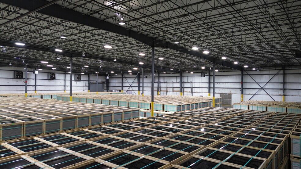 More Photos Of 2415 N Highway 81, Anderson Manufacturing For Lease