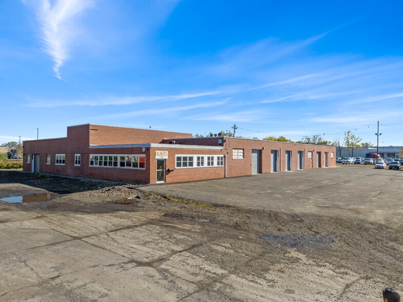 More Photos Of 415 14th St, Carlstadt Warehouse For Lease
