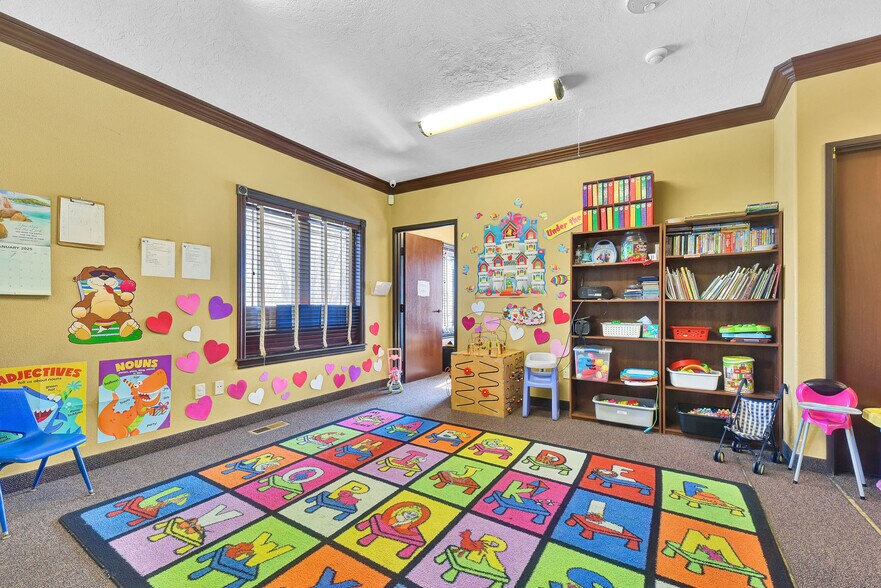 More Photos Of 2563 S Five Mile Ave, Boise Office Residential For Sale