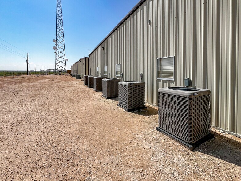 More Photos Of 906 S Highway 285, Pecos Warehouse For Sale