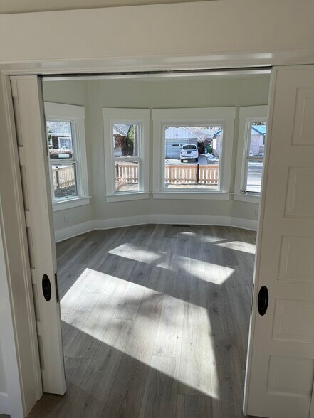 More Photos Of 405 N Roop St, Carson City Office For Lease