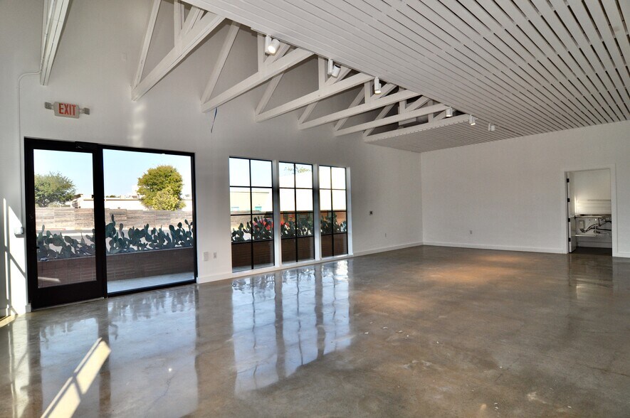 More Photos Of 5609 S Congress Ave, Austin Storefront Retail Office For Lease