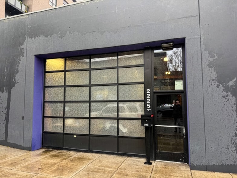 More Photos Of 2215 NW Quimby St, Portland Warehouse For Lease