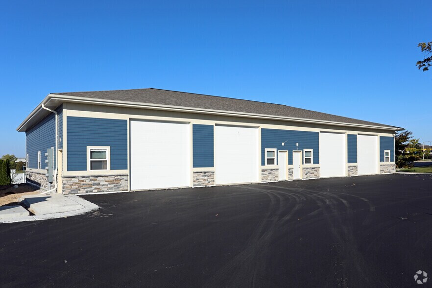 Primary Photo Of 4323-4325 Duraform Ln, Windsor Light Manufacturing For Sale