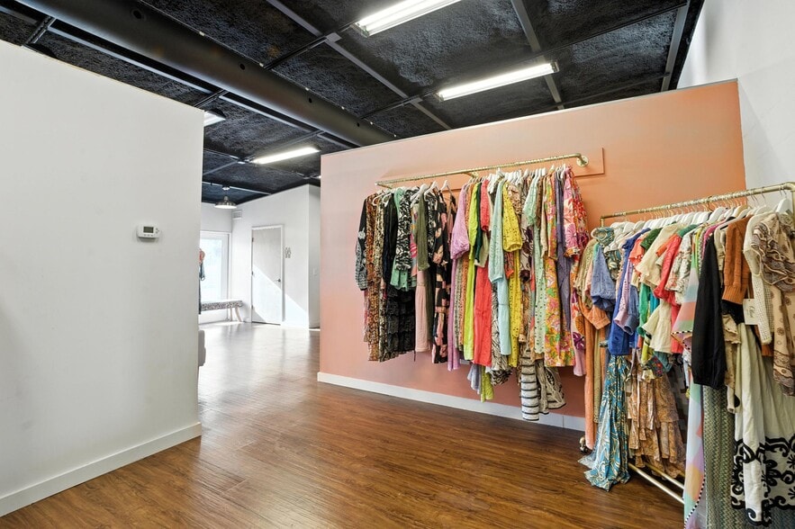 More Photos Of 30 Mango St, Englewood Office For Sale