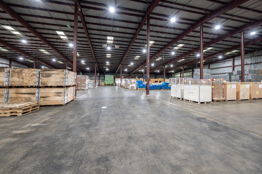 More Photos Of 32 Henry St, Bethel Warehouse For Lease