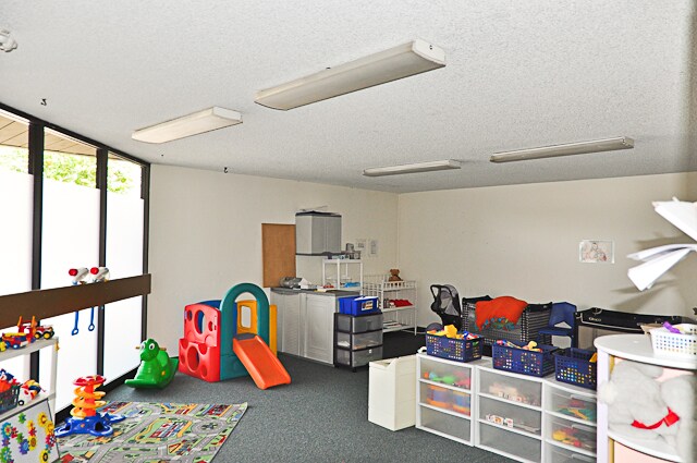 More Photos Of 2135 Industrial Ct, Vista Industrial For Lease